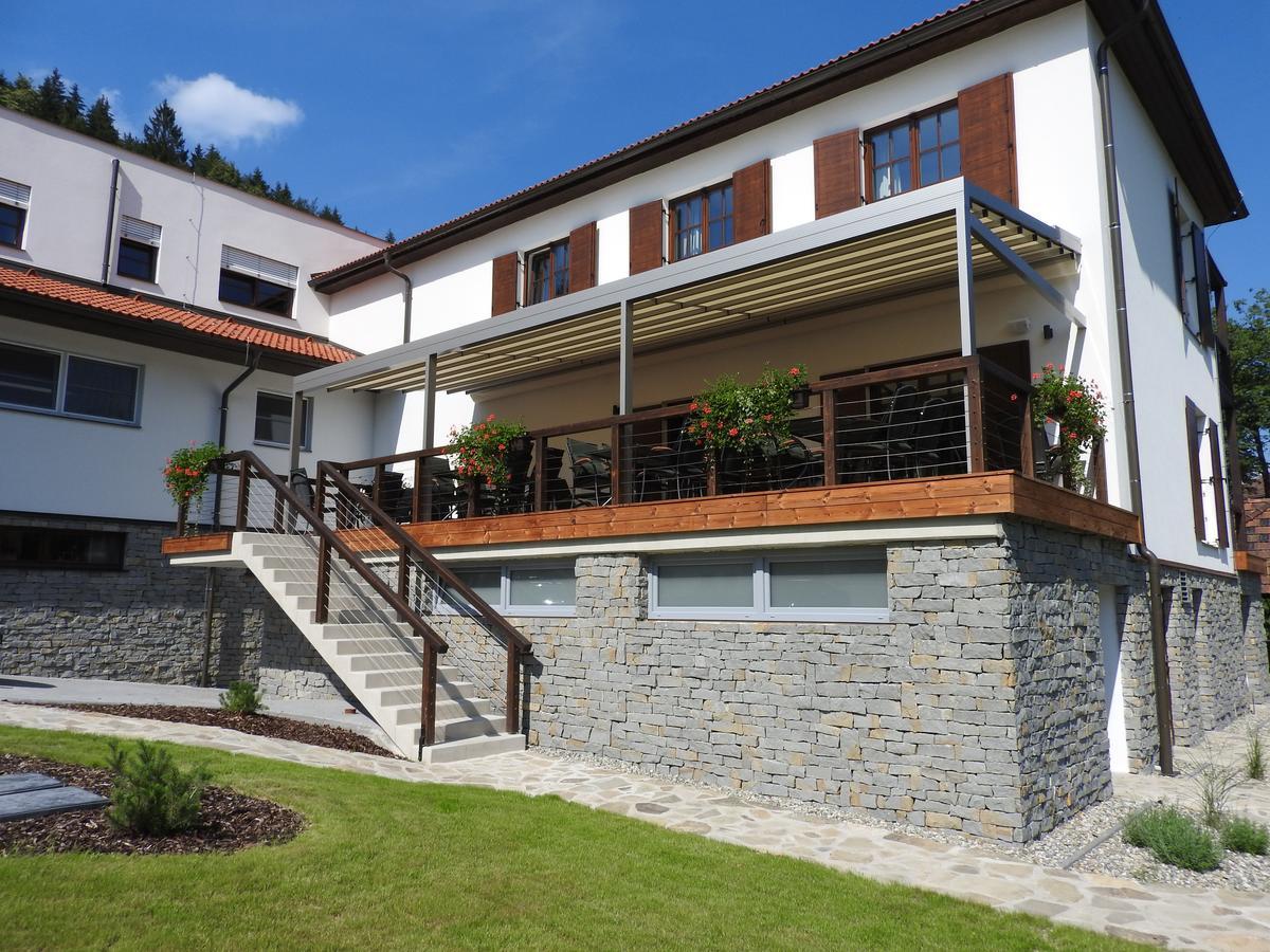 Hotel A Restaurace U Vychopnu Vsetín المظهر الخارجي الصورة