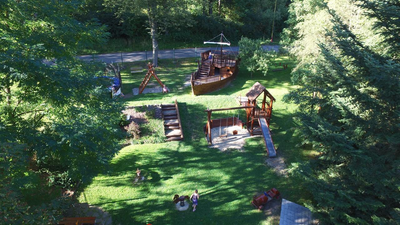 Hotel A Restaurace U Vychopnu Vsetín المظهر الخارجي الصورة